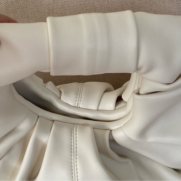 Source Unknown Chic White Ruched Handbag - Picture 4 of 8